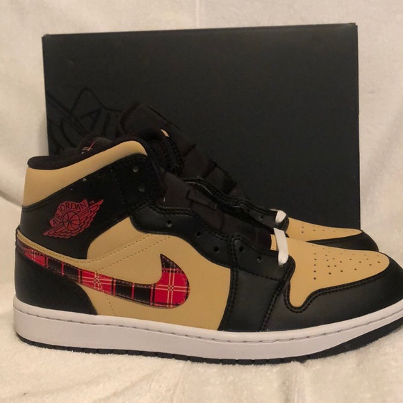 Jordan 1 MID SE Size 10. Black/ Multi-Color Sesame . Brand New
